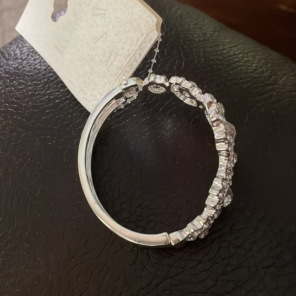 Jewelry - Picture 2 of 3